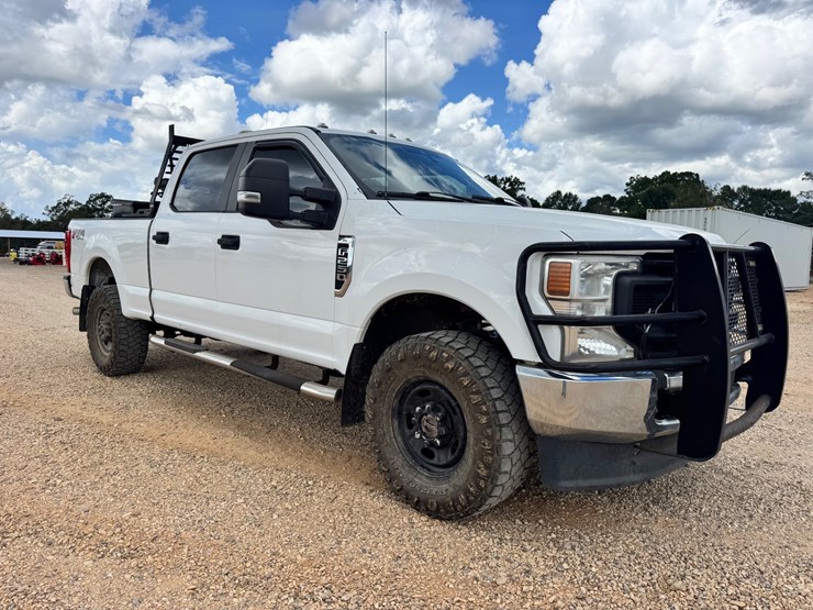2022-ford-f250-xl-image-9