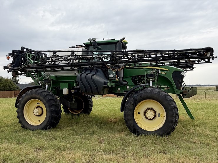 2010-john-deere-4830-image-1