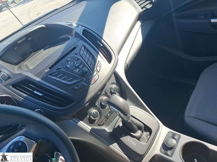2016-ford-escape-image-12