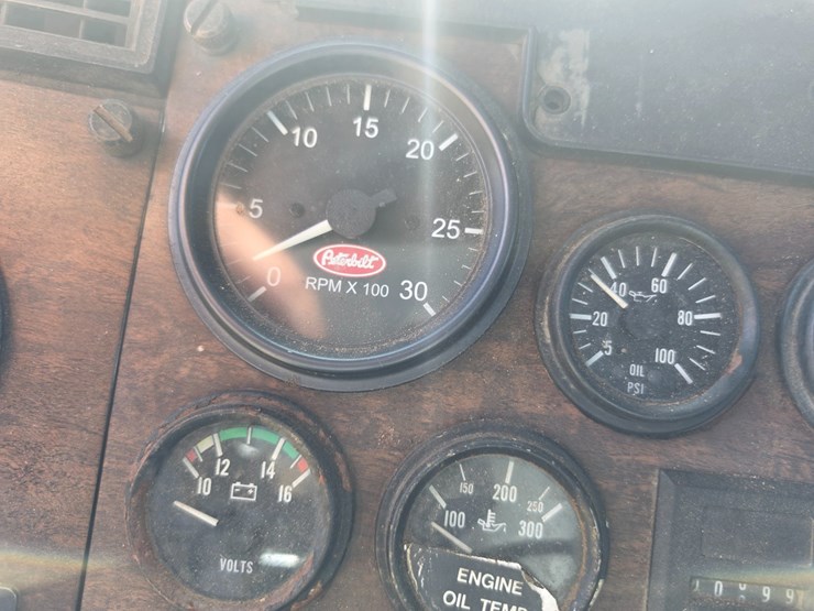 1996-peterbilt-377-image-55