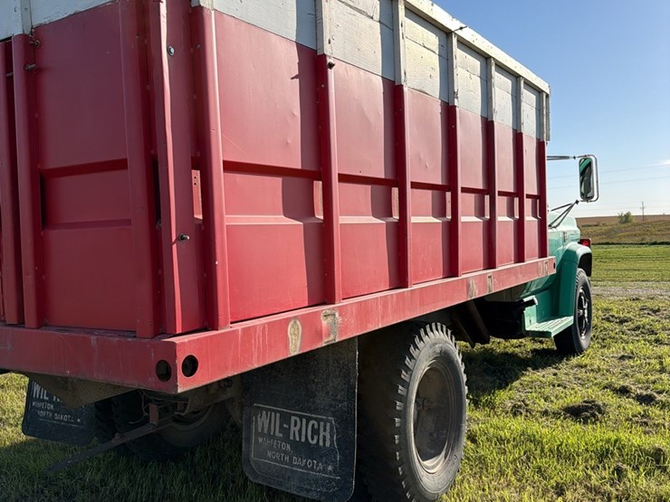 1975-single-axle-366-4+2,-box-&-hoist,-starts,-runs,-operates-as-it-should-image-21