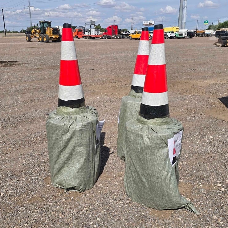 QTY (60) SAFETY TRAFFIC CONES