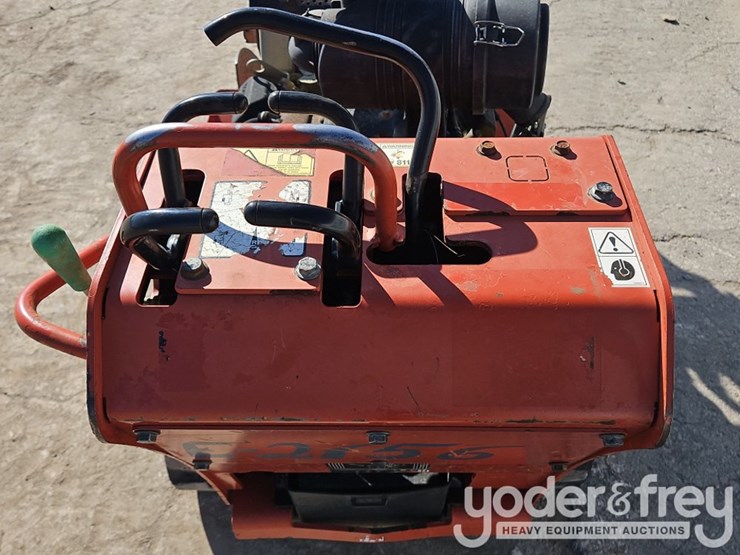 2016-ditch-witch-c24x-image-9