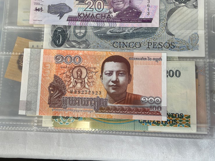 #40307-•-foreign-currency-bank-notes-image-97