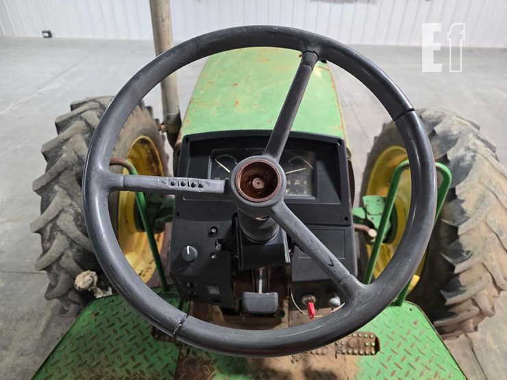 john-deere-6220-image-10