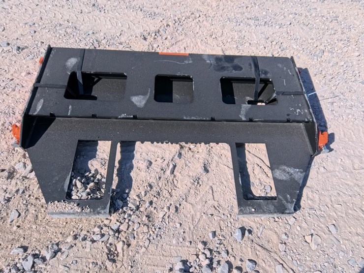 #3051-•-new-skid-steer-quick-attach-42-inch-pallet-forks-image-3