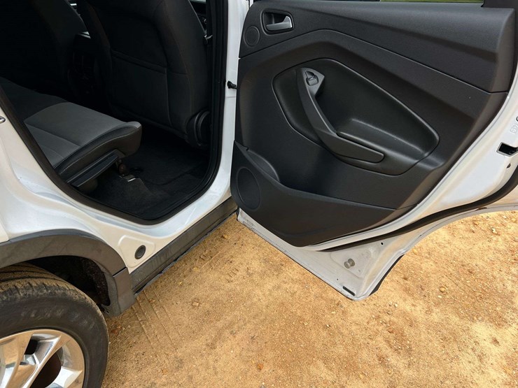 2014-ford-escape-se-image-26