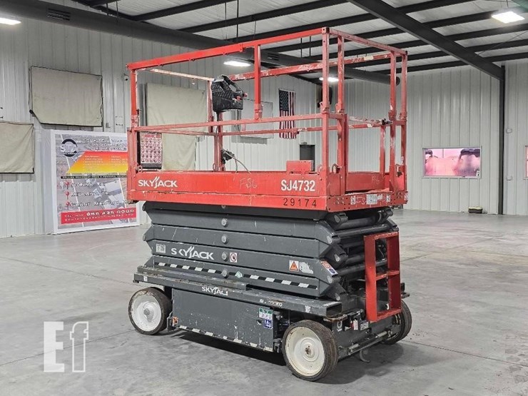 2020-skyjack-sj4732-image-4