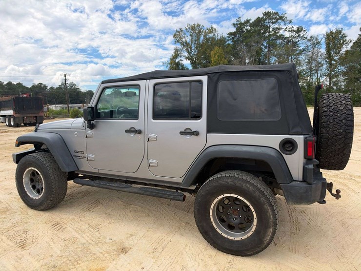 2016-jeep-wrangler-image-2