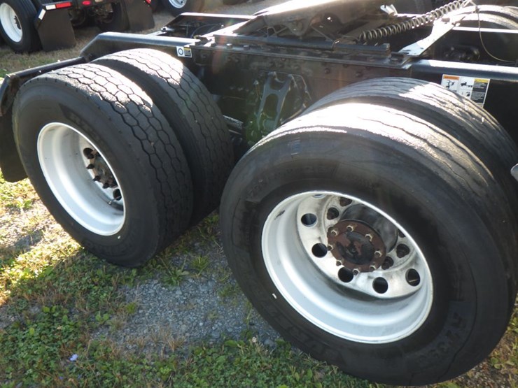 2021-kenworth-t680-image-5