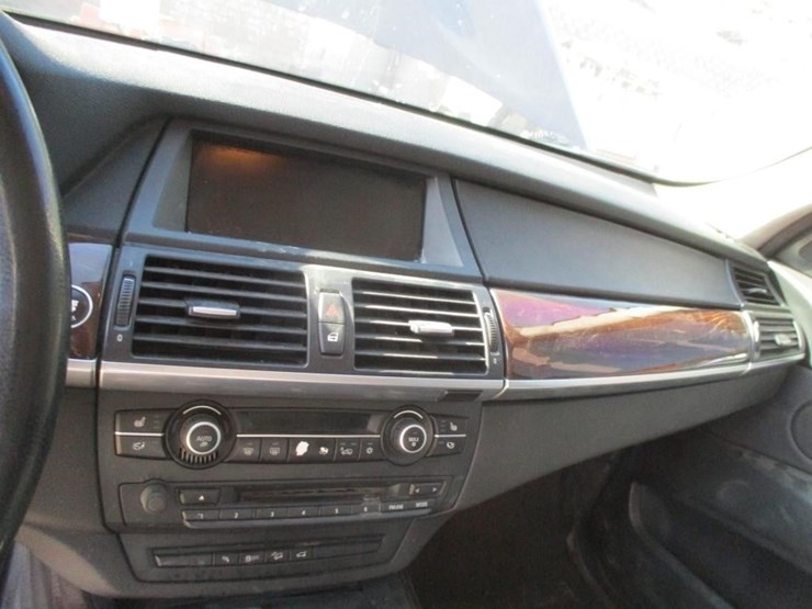 2011-bmw-x5-image-14