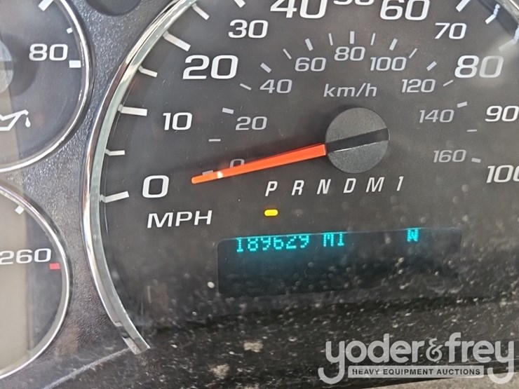 2017-chevrolet-3500-image-45