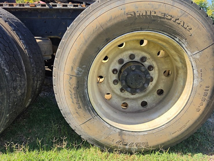 1996-peterbilt-377-image-93