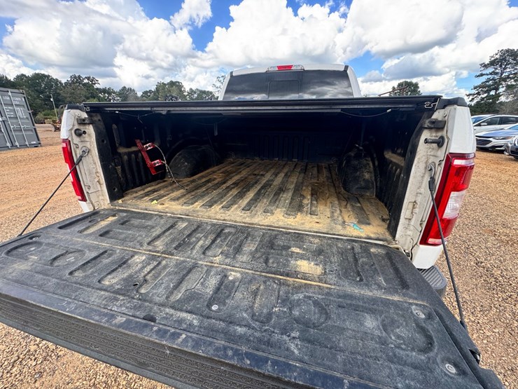 2020-ford-f150-xlt-image-6