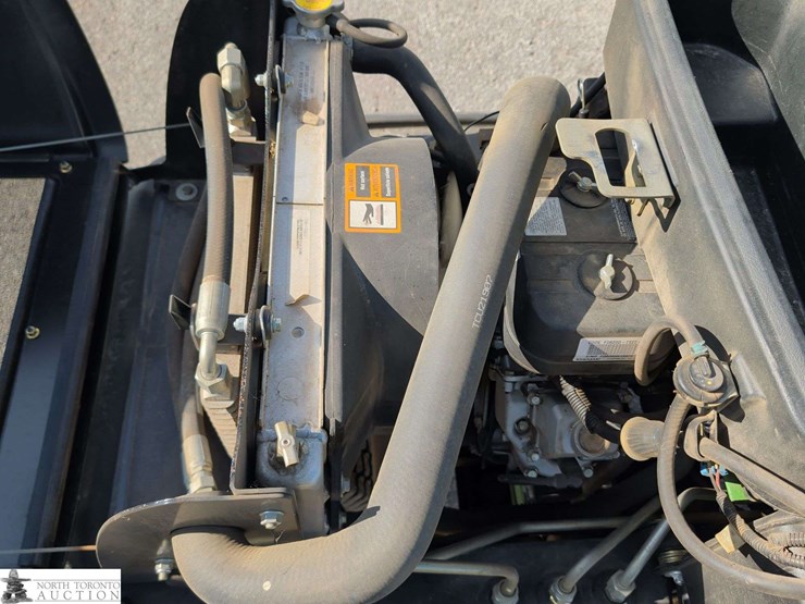 2015-john-deere-2500-image-22