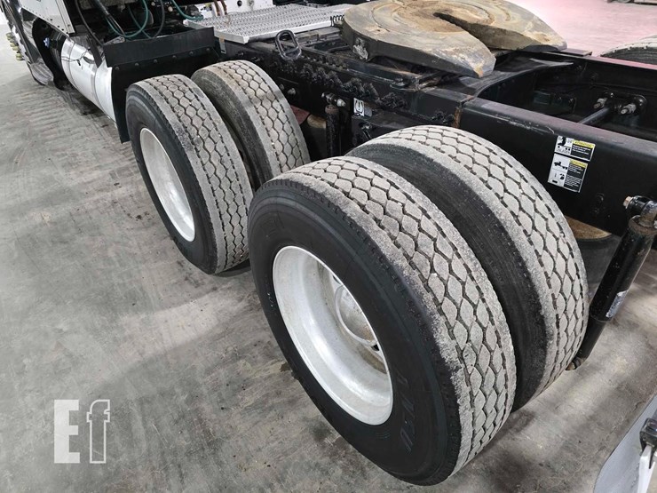 2021-peterbilt-579-image-20