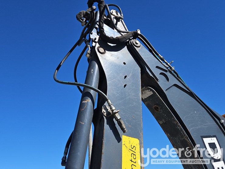 2018-deere-410l-image-27