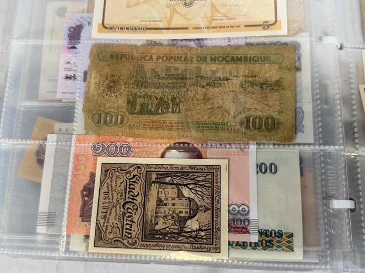 #40307-•-foreign-currency-bank-notes-image-101