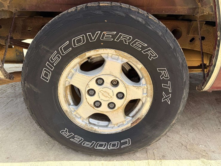 2000-chevrolet-silverado-1500-image-32