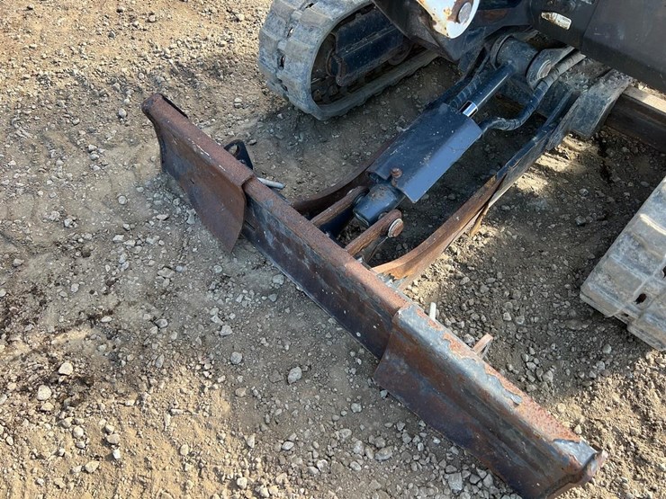 2023-bobcat-e10-image-13