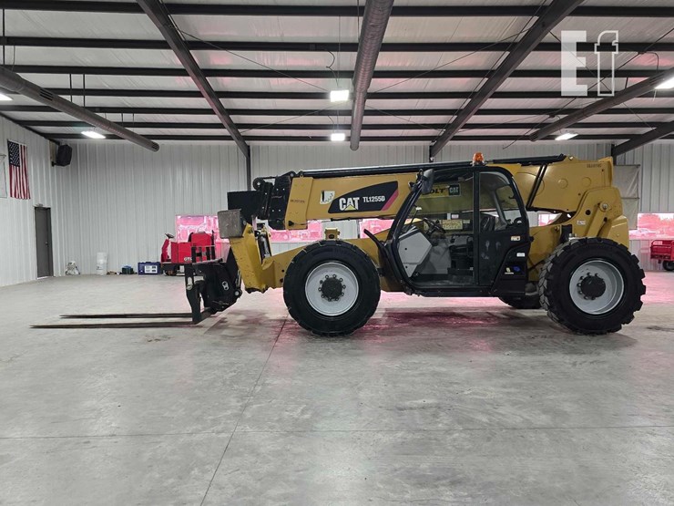 2018-caterpillar-tl1255d-image-5