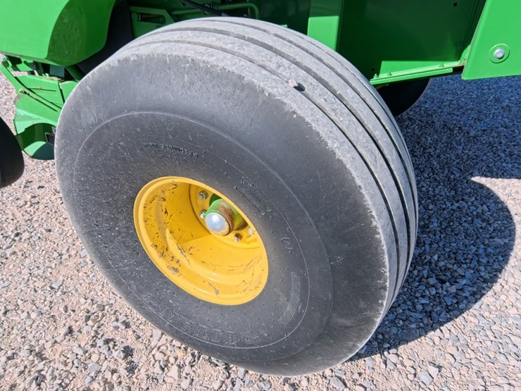 john-deere-569-premium-image-22