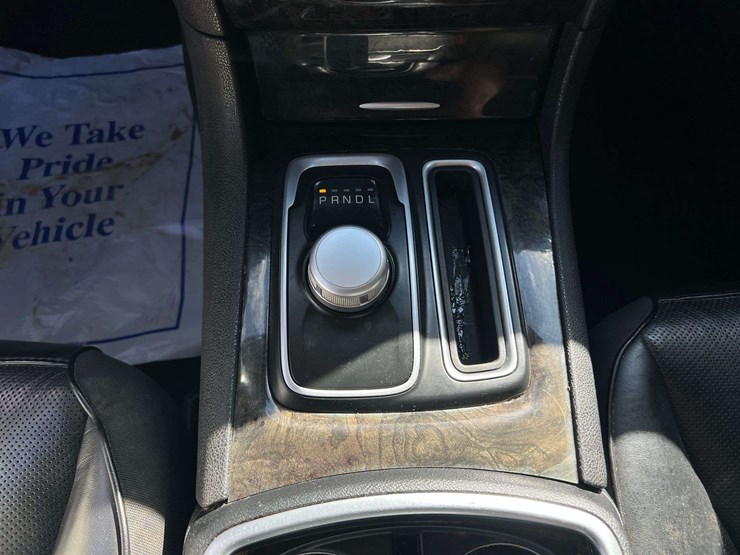 2020-chrysler-300-awd-3.6l-v6-sedan-(166,122-miles)-image-17