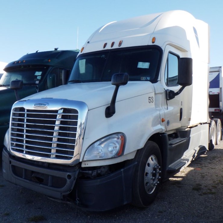 2015 FREIGHTLINER CASCADIA 125