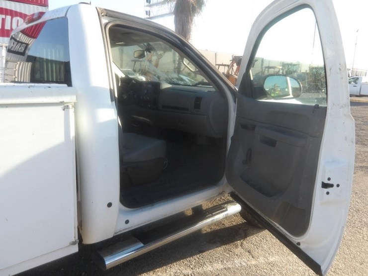 2013-chevrolet-2500-image-10