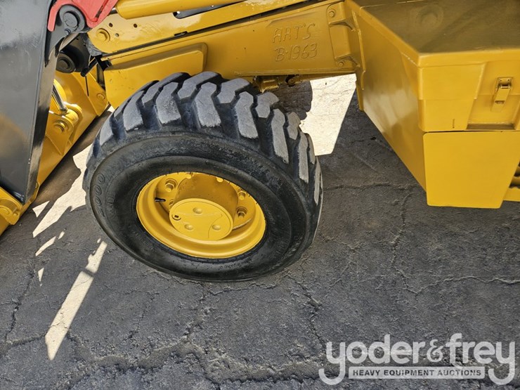 2013-deere-310k-image-12