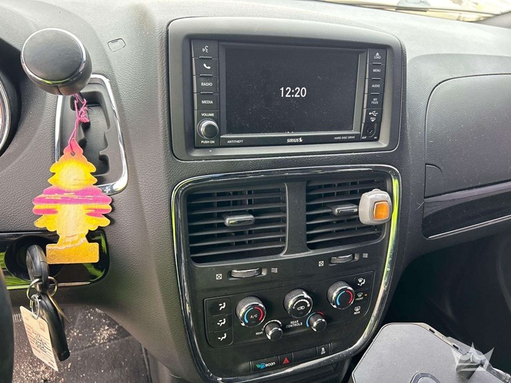 2018-dodge-grand-caravan-image-17