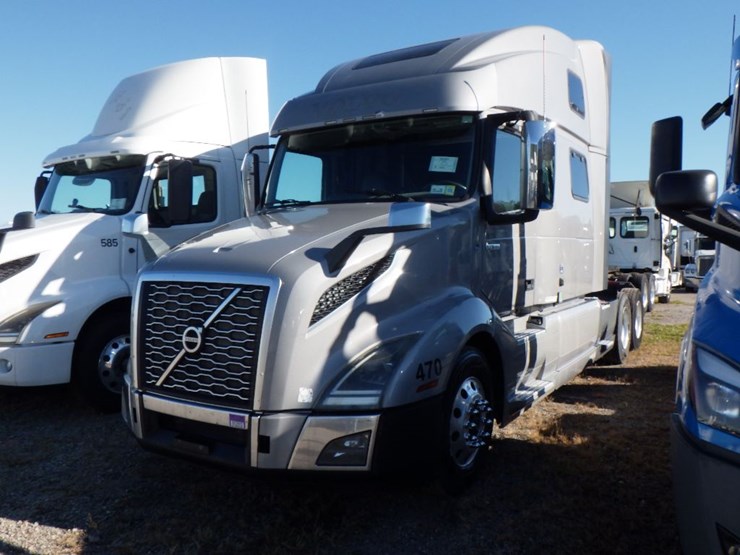 2019-volvo-vnl860-image-1