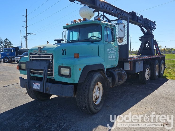 1996-mack-rb688s-image-1