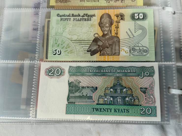 #40307-•-foreign-currency-bank-notes-image-113