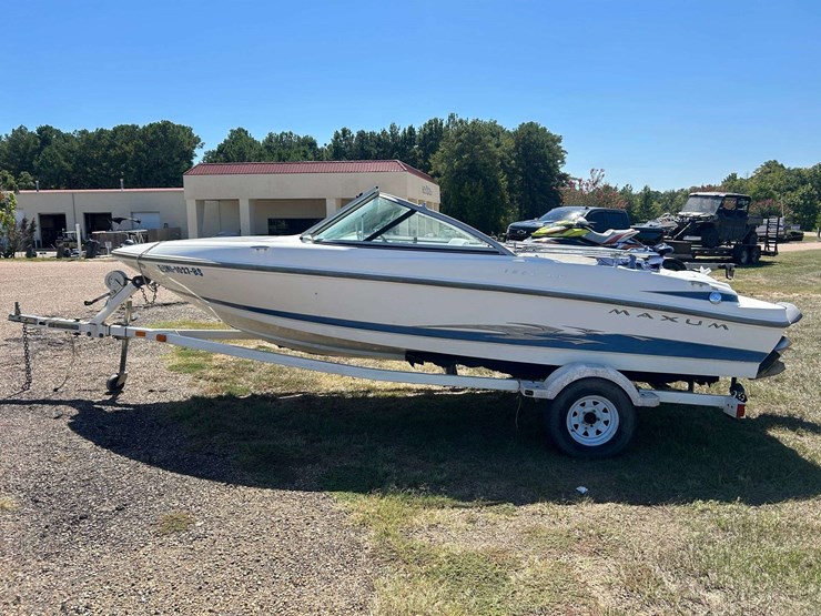 2006-maxum-1800mx-ski-boat-w/trailer-image-4