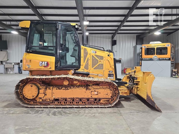 2022-caterpillar-d3-lgp-image-6