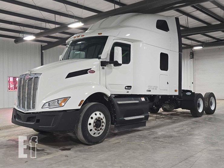 2024-peterbilt-579-image-1