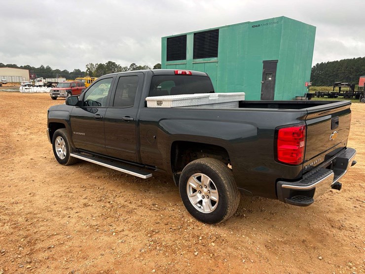 2017-chevrolet-silverado-1500-image-2