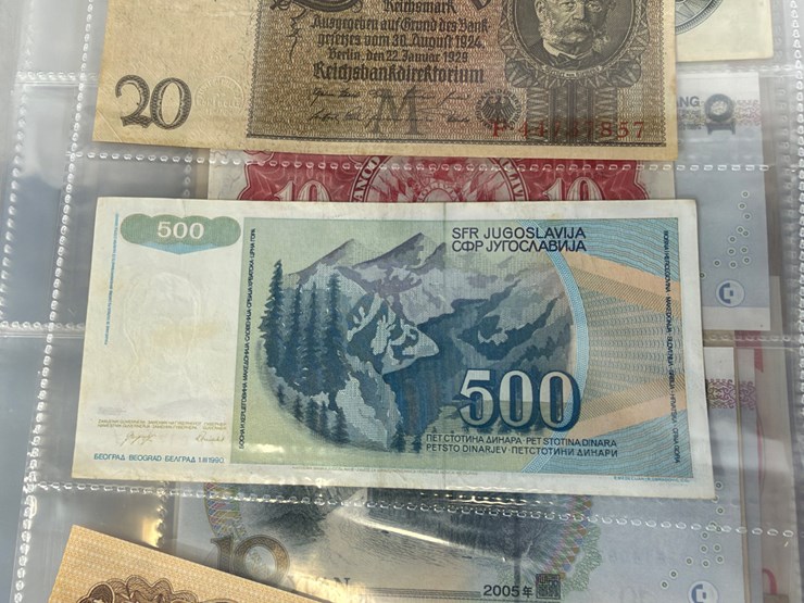 #40307-•-foreign-currency-bank-notes-image-80