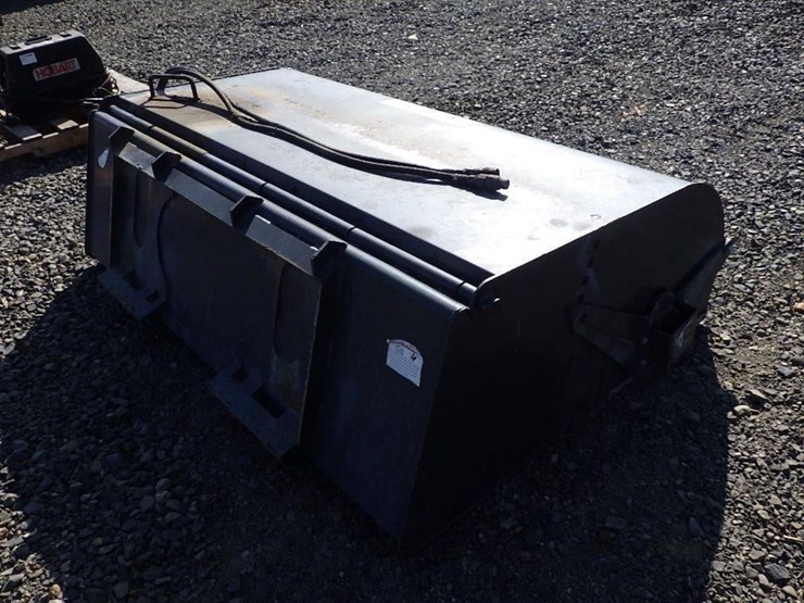 skid-steer-broom-sweeper-72"-image-4