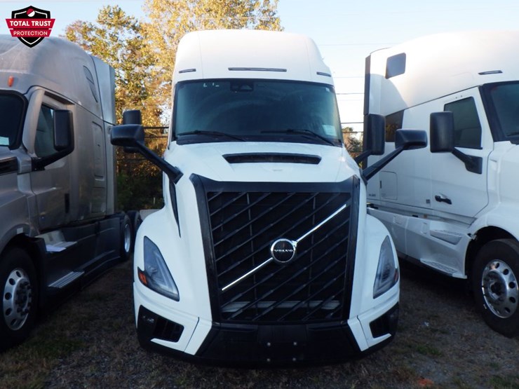 2025-volvo-vnl860-image-2