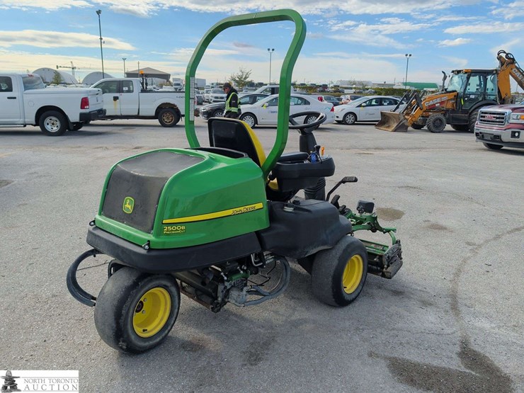 2015-john-deere-2500-image-5