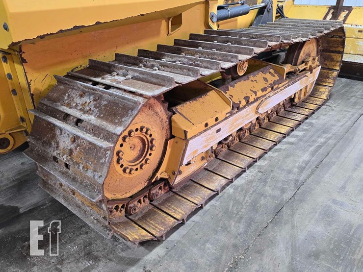 2022-deere-650k-lgp-image-38