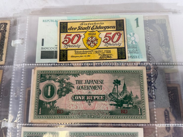 #40307-•-foreign-currency-bank-notes-image-11