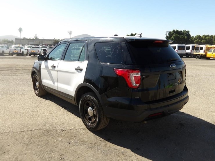 2019-ford-explorer-image-5