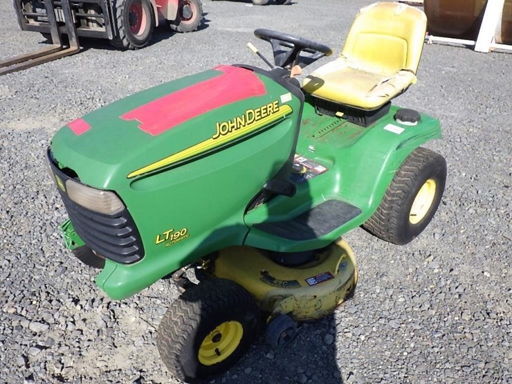 john-deere-lt190-image-1