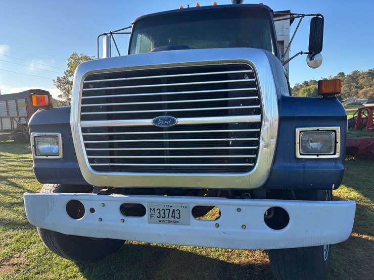 1982-ford-l9000-image-4