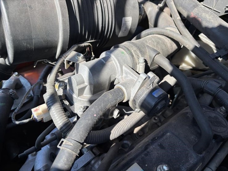 2011-toyota-8fgcu15-image-33