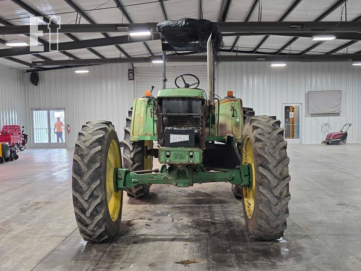 john-deere-6220-image-7