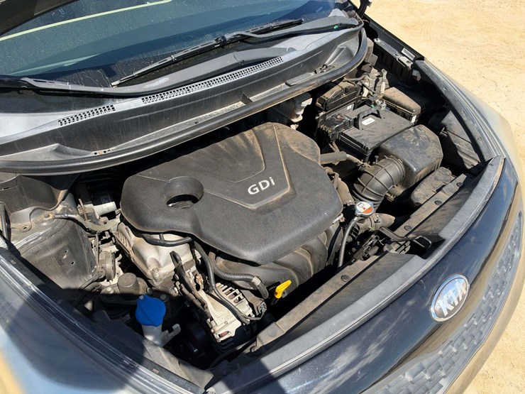 2014-kia-rio-lx-4-door-sedan-(148,347-miles)-image-8